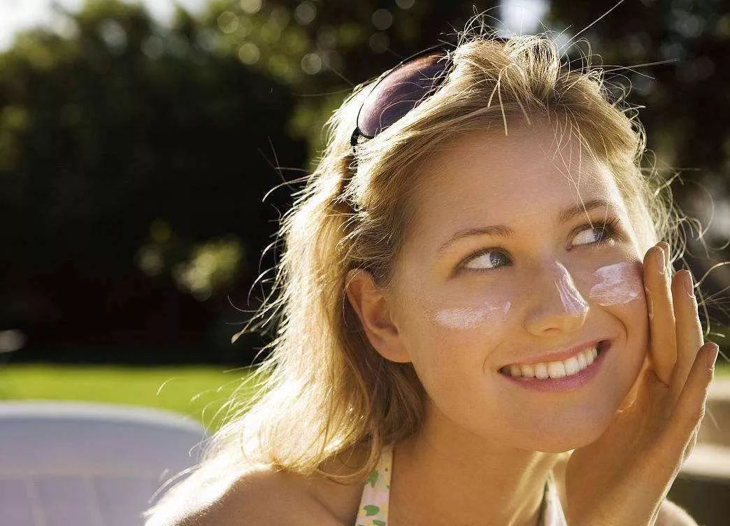 宋轶防晒方法_女明星防晒招数_女明星着装拼了
