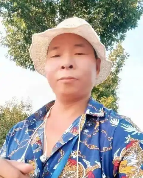千万网红回村躺平_女网红回村说八卦是真的吗-_农村流量真相